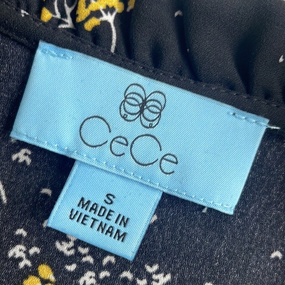 CeCe blouse - Picture 2 of 6